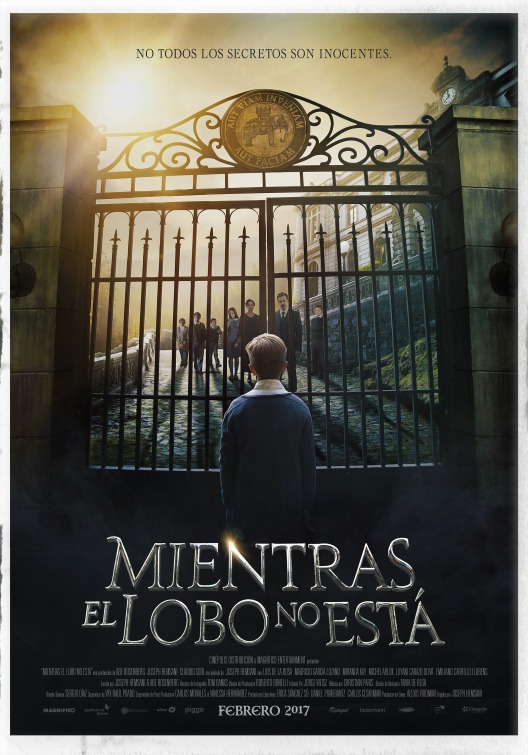 Mientras el Lobo No Está Movie Poster