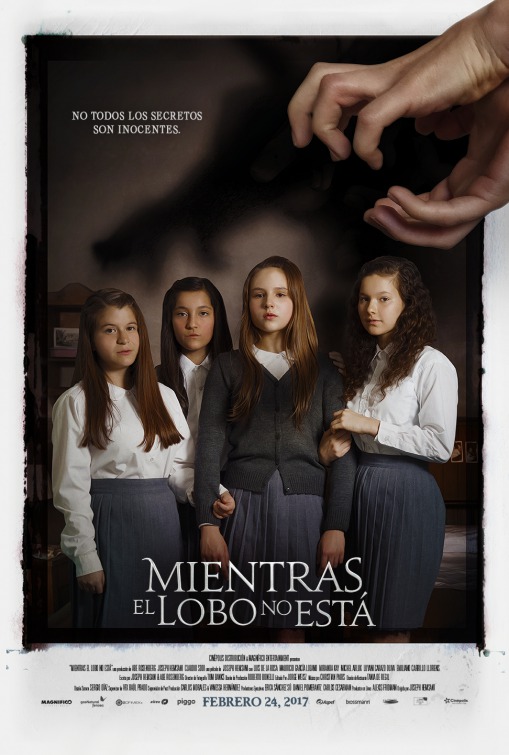 Mientras el Lobo No Está Movie Poster